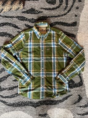 Hollister Olive Green Plaid Long-Sleeve Button-Down Shirt